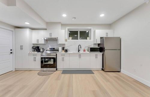 Southeast Edmonton House | New Builtspacious Suite Bsmtgamesnetflix