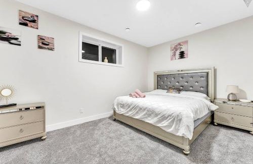 Southeast Edmonton House | New Builtspacious Suite Bsmtgamesnetflix