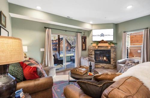 Branson House | New Cabin at Tall Timbers! Free Tickets! Indoor and Outdoor Pools!