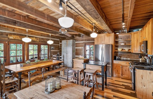 Guntersville Cabin | NEW! Cabin Unbound - Historic Lakefront Comfort