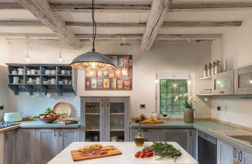 San Casciano dei Bagni Villa | New! Casale Volare, Stylish Tuscany Farmhouse with House Chef,Pool, Pet Friendly, Thermal Baths