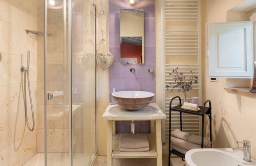 San Casciano dei Bagni Villa | New! Casale Volare, Stylish Tuscany Farmhouse with House Chef,Pool, Pet Friendly, Thermal Baths