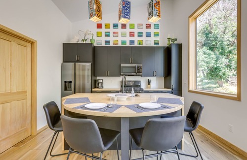 New Castle House | New Castle Getaway w/Grill & Mountain Views!