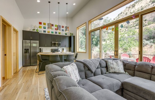 New Castle House | New Castle Getaway w/Grill & Mountain Views!