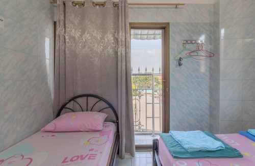 Wat Bowon Niwet House | New Central Guesthouse