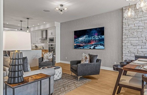 Teepee Town House | NEW！ Chambord by SSR Top View HOT TUB 5BR