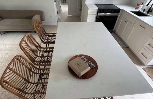 Green Harbor-Cedar Crest House | NEW! Charming 2-bedroom house in Green Harbor Marshfield WALK TO BEACH