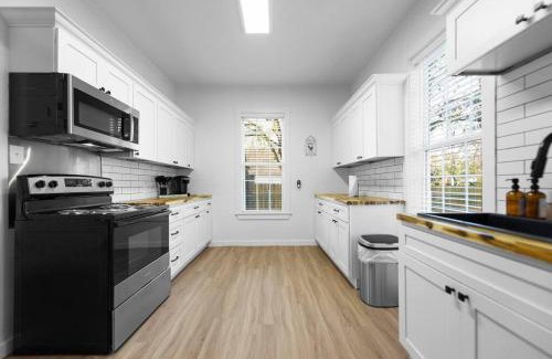 Waco House | New Charming 2-Bedroom Home Minutes to Downtown