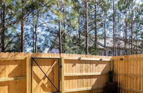 Atlanta House | New cheerful 3 bedroom home in heart of Atlanta!