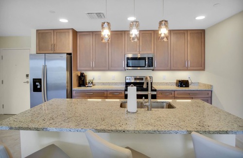 Clearwater Beach Condo | New! Condo in exclusive Avalon Club