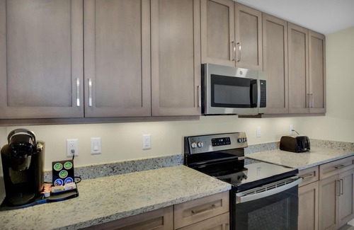 Clearwater Beach Condo | New! Condo in exclusive Avalon Club