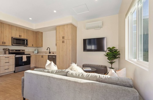 University Heights House | New Construction 1-bedroom San Diego urban bungalow with AC and parking