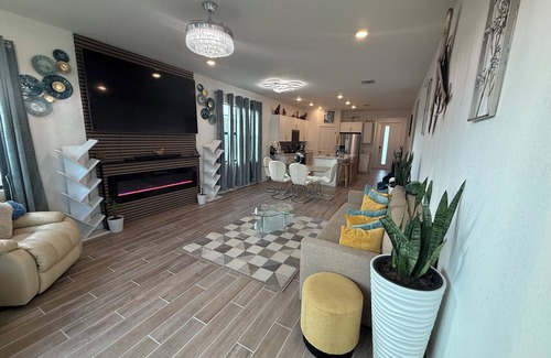 Homestead House | New construction 4-bedroom house in marvelous Homestead with AC, game room, WiFi