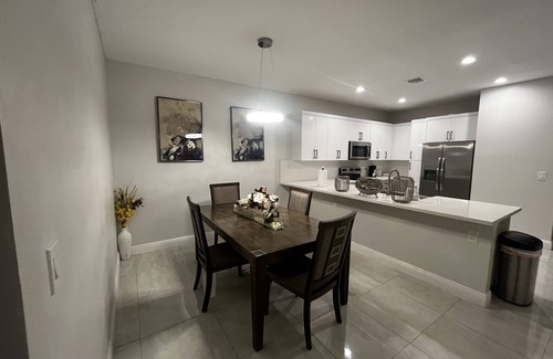 West Park House | New Construction clean 3 Bedroom 2 full Bathroom , Fully equipped kitchen
