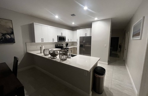 West Park House | New Construction clean 3 Bedroom 2 full Bathroom , Fully equipped kitchen