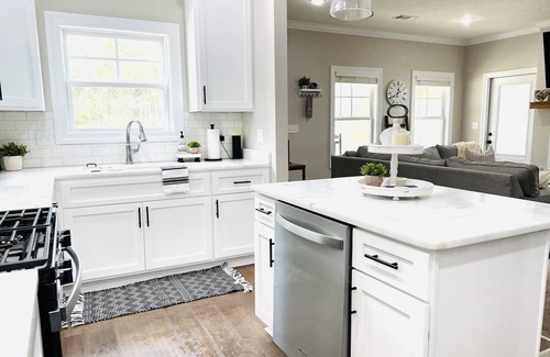 Oxford House | NEW construction! Minutes from Ole Miss - 30+ day stays avail seasonally