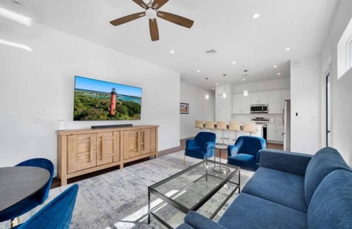 Jupiter House | New Construction-Modern, Close to Beach, Large patio and grill, full amenities