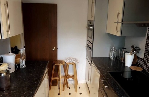 Runnymede Condo | NEW Cosy 2 Bedroom Flat - Englefield Green