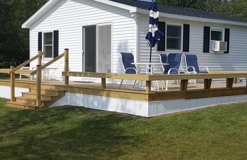 Maple City Cottage | "New Cottage" at Dunn's Farm on the Shores of Beautiful Glen Lake