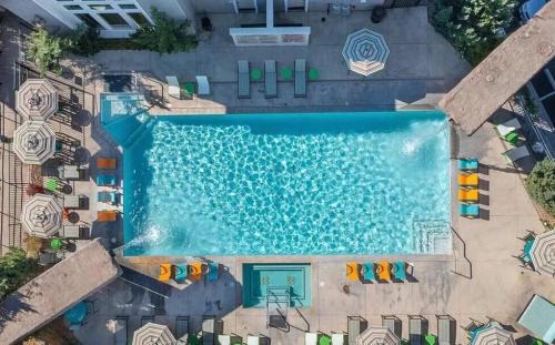 Reno/Tahoe Airport Apartment | New Cozy 1BR Apt with Gym Sauna & Heated Pool Access