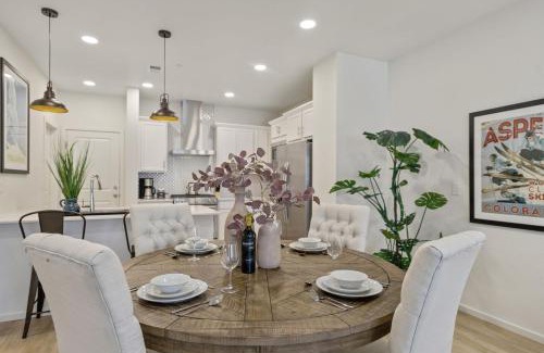 Fort Collins House | NEW! Cozy Colorado Living - 8 min from Old Town!