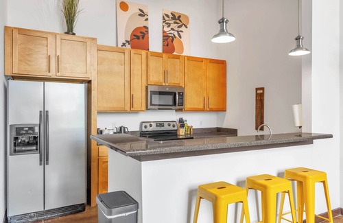 Arcadia Apartment | NEW! Cozy mill loft w/2 king beds, gym & pool