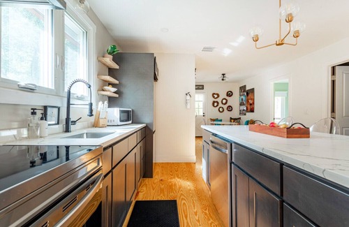 Kerhonkson House | NEW: Cozy One Level w/Hot Tub in Kerhonkson