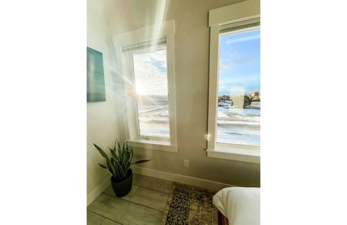 Buena Vista House | New Custom Home! Downtown The Buena Jewel STR-167