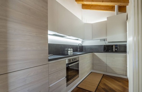 Palmanova Apartment | New Deal-APT with terrace, hot tub & Netflix