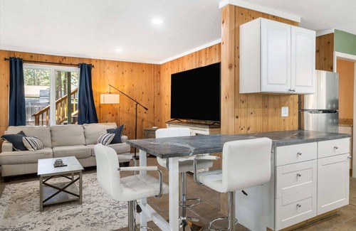 Bend Cabin | *New* Deschutes Riverwoods Retreat