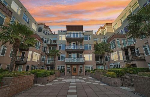 Downtown Seattle House | New Downtown 2 Beds, 2 Baths Waterfront Alaska 127