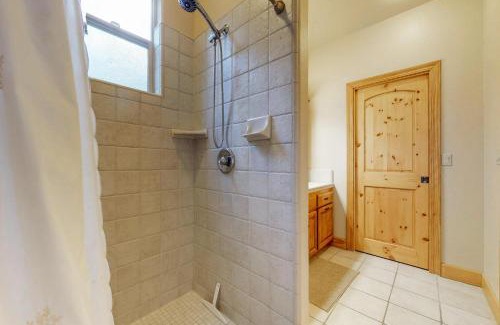 Shaver Lake House | New England Cottage