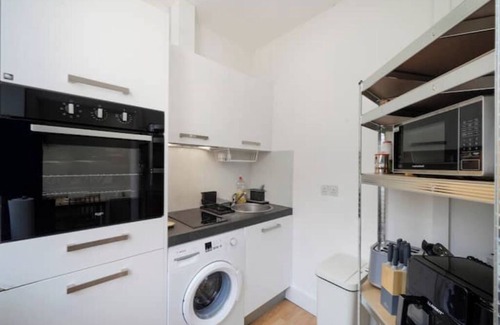 Borehamwood House | New Entire One Bedroom Flat