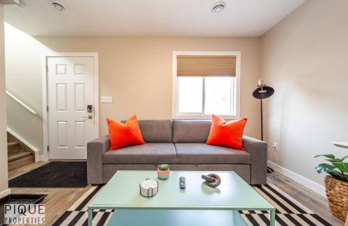 Old Strathcona Apartment | NEW, Euro-Style Suite, Whyte Avenue, AC, Netflix, Sleeps 6!