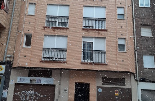 Albacete Condo | NEW FLOOR AREA FAIR AND GARAGE.