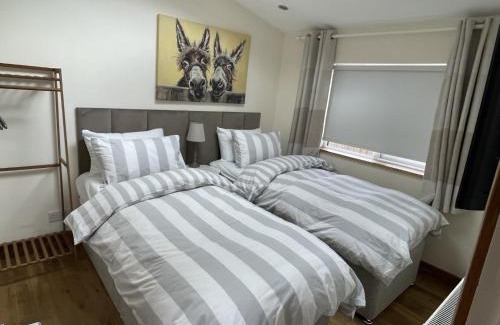 New Forest District Cabin | New Forest 2 bedroom Guest Suite & Hot Tub
