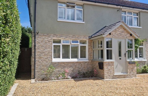 New Forest District Cottage | New Forest Holiday Home-4BD-Garden-Parking-EV Plug