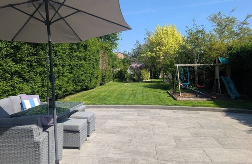 New Forest District Cottage | New Forest Holiday Home-4BD-Garden-Parking-EV Plug