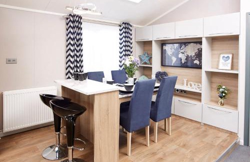 New Forest District Cabin | New Forest Lodges Bashley Park