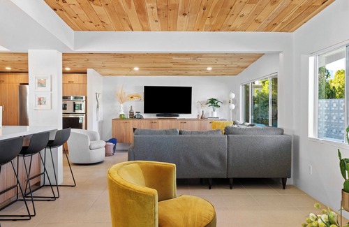 Palm Springs House | NEW! Fully remodeled MCM w/mtn views, pool, & large yard! Designed by HGTV star!