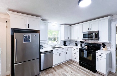 Gainesville House | NEW! Gainesville Peaceful Retreat - Family & Pet-Friendly! Close to UF & Shands.