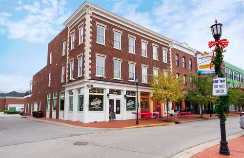 Prospect House | NEW Golf, Horse, Bourbon, Shops, Downtown, Pets Local Dining, Fully Loaded