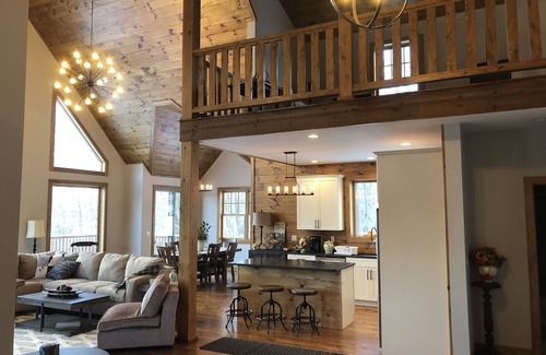 Windham House | "New Home" Idyllic Mt Views ,Pond & Horse farm views 2 min to Town