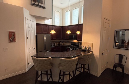 Flagstaff House | NEW! HOT TUB/BBQ/Games/Park in the prestigious Presidio Pines!