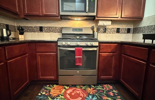 Flagstaff House | NEW! HOT TUB/BBQ/Games/Park in the prestigious Presidio Pines!