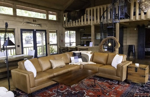 Centerville Cabin | New Hot Tub! Jude's Peak on Big Piney Creak