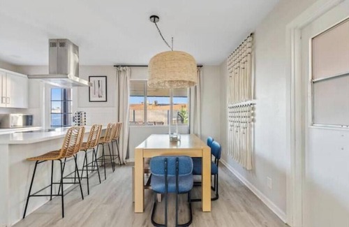 New Papago Parkway House | NEW Hot tub & Pool Bungalow Minutes to Old Town