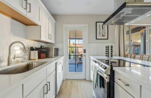 New Papago Parkway House | NEW Hot tub & Pool Bungalow Minutes to Old Town