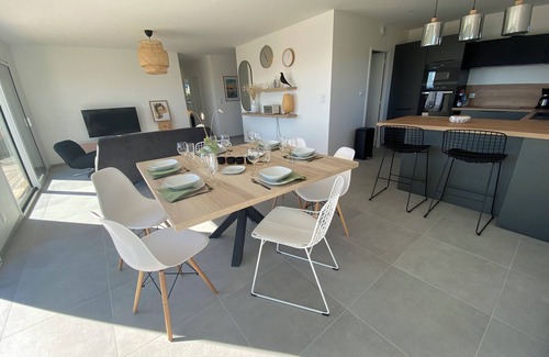Crozon House | New house with panoramic view between land and sea for 6 people in Crozon