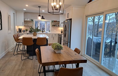 Dent House | NEW! Island View Lakehouse